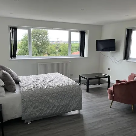 Studio Apartment In Harefield Exterior photo